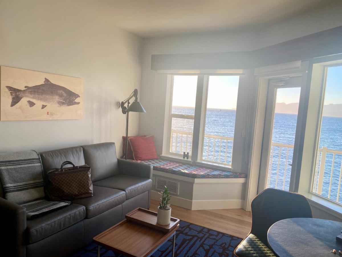 Cannery Pier Hotel & Spa 아스토리아 외부 사진